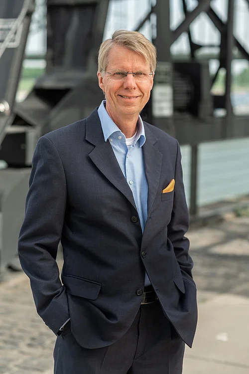 Vollbild-Portrait: Christof Ruhberg - lta.