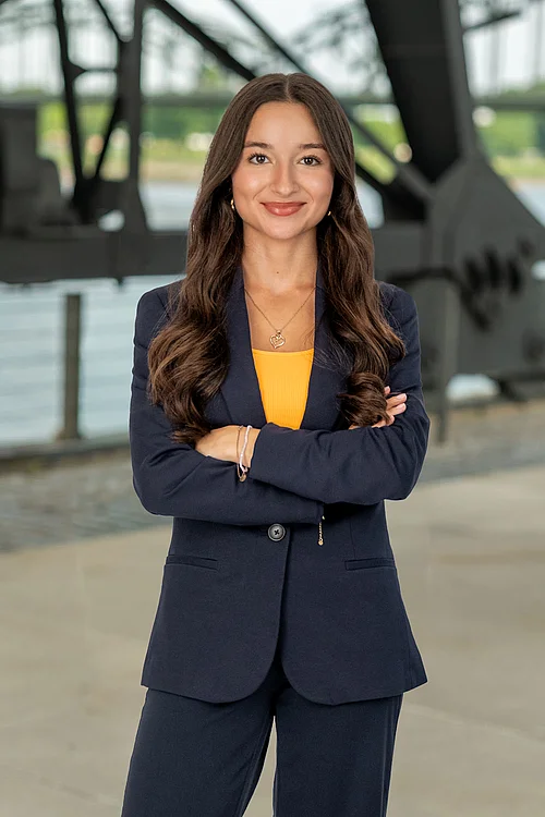 Vollbild-Portrait: Sofia Zimmermann - lta.